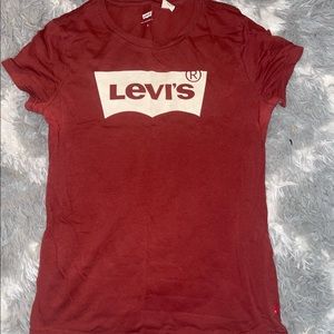 Levi’s tee